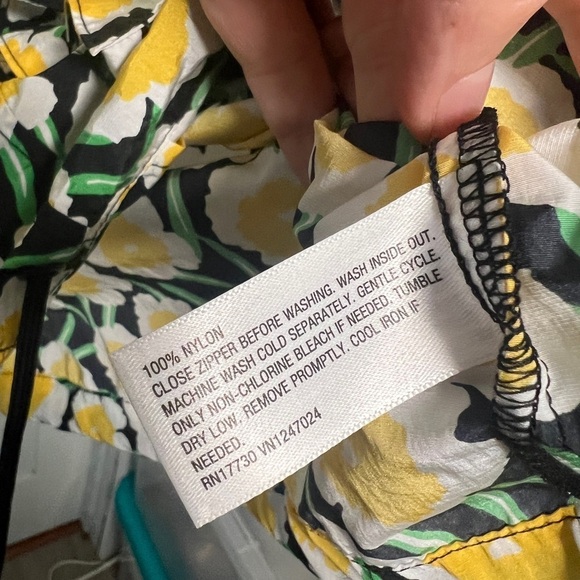 Diane Von Furstenberg Nylon Packable Yellow Poppy Short-Sleeve Hooded Vest - Picture 5 of 7